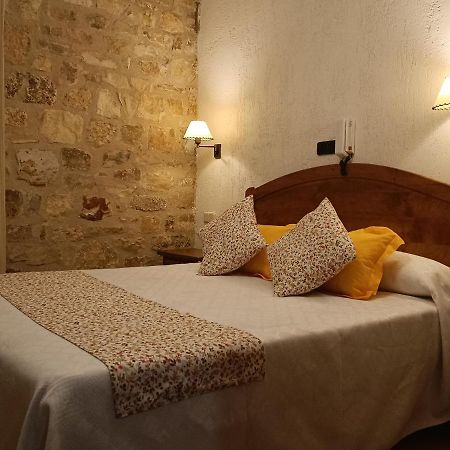 Hostal Decerca Prádena Exteriör bild