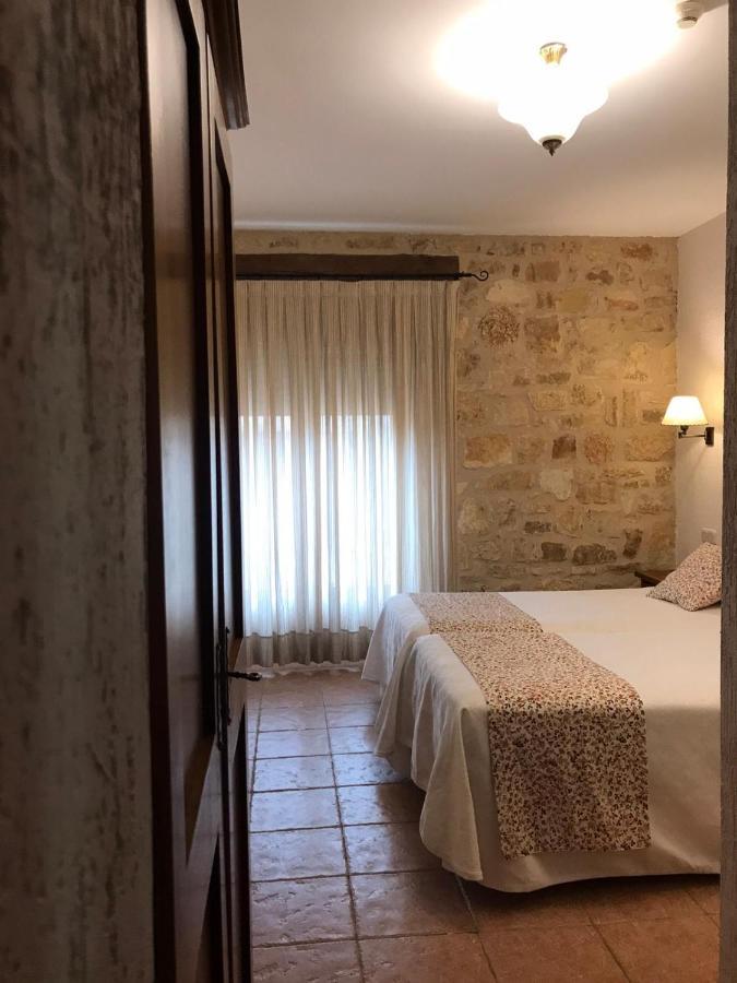 Hostal Decerca Prádena Exteriör bild