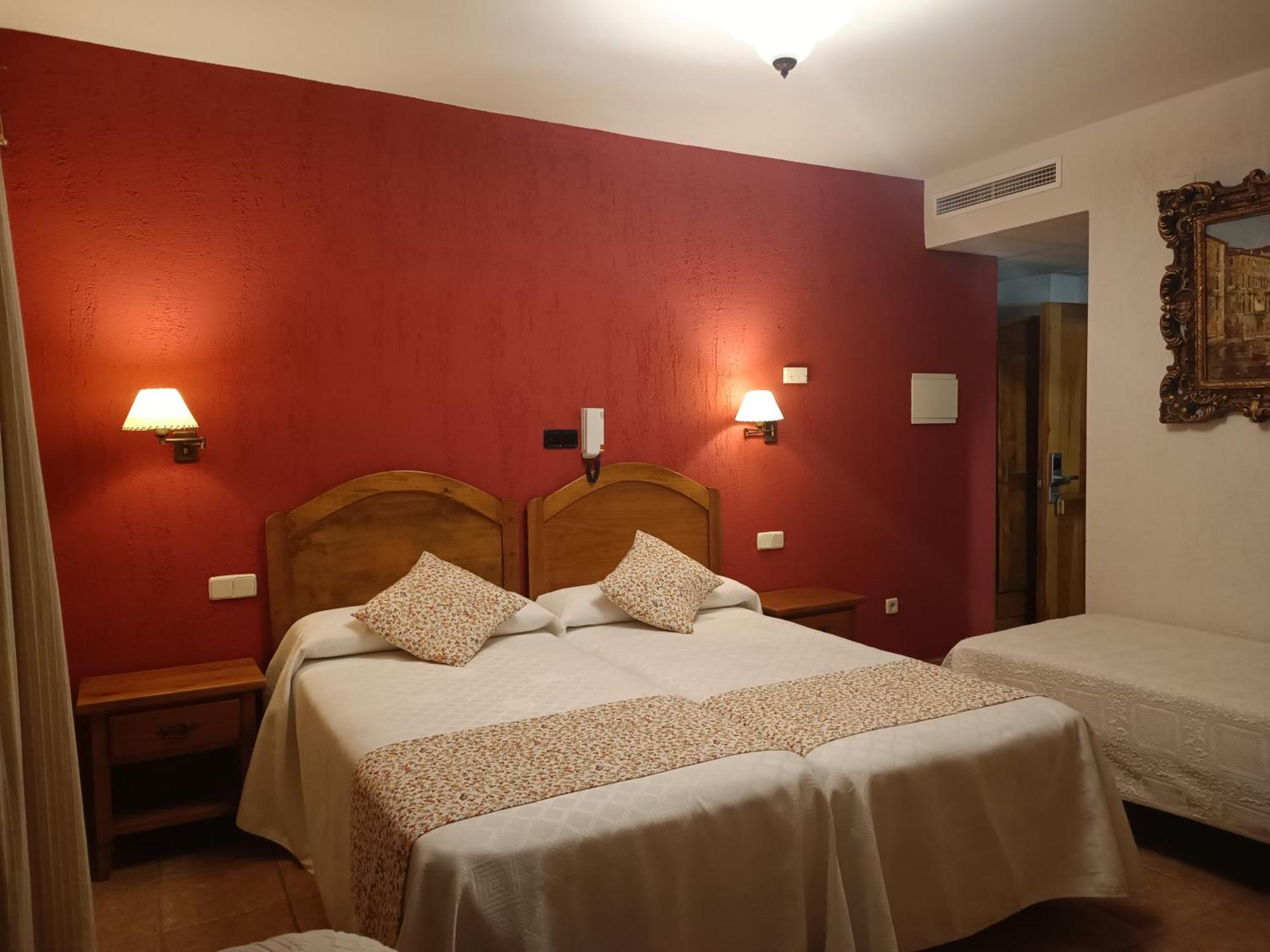 Hostal Decerca Prádena Rum bild